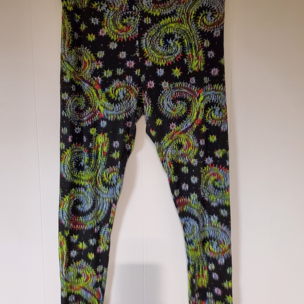 🌵4/$30- LuLaRoe Tall and Curvy - Worn Only a Few Times.